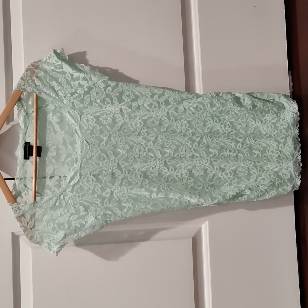 Sheer lace maternity top